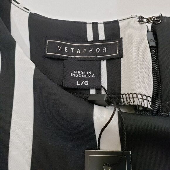 NWT Metaphor Black & White Striped Top Size Large - Picture 9 of 10